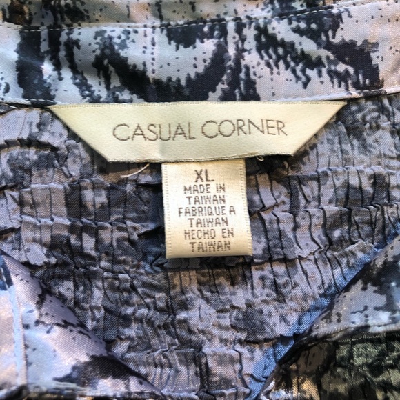 Casual Corner Buttonup - Picture 5 of 10